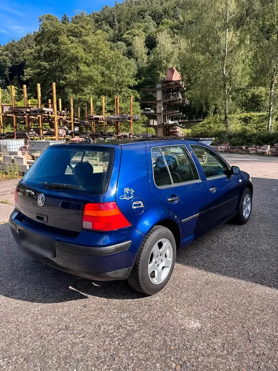 Gebraucht VW Golf IV 75 PS (55 kW) 2000 Blau Kleinwagen