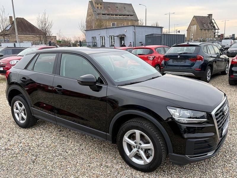 Używany Audi Q2 Basis 116 KM (85 kW) 2017 Czarny SUV