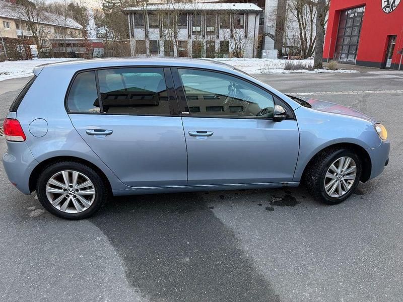 Gebraucht VW Golf VI Style 86 PS (63 kW) 2011 Blau Kleinwagen