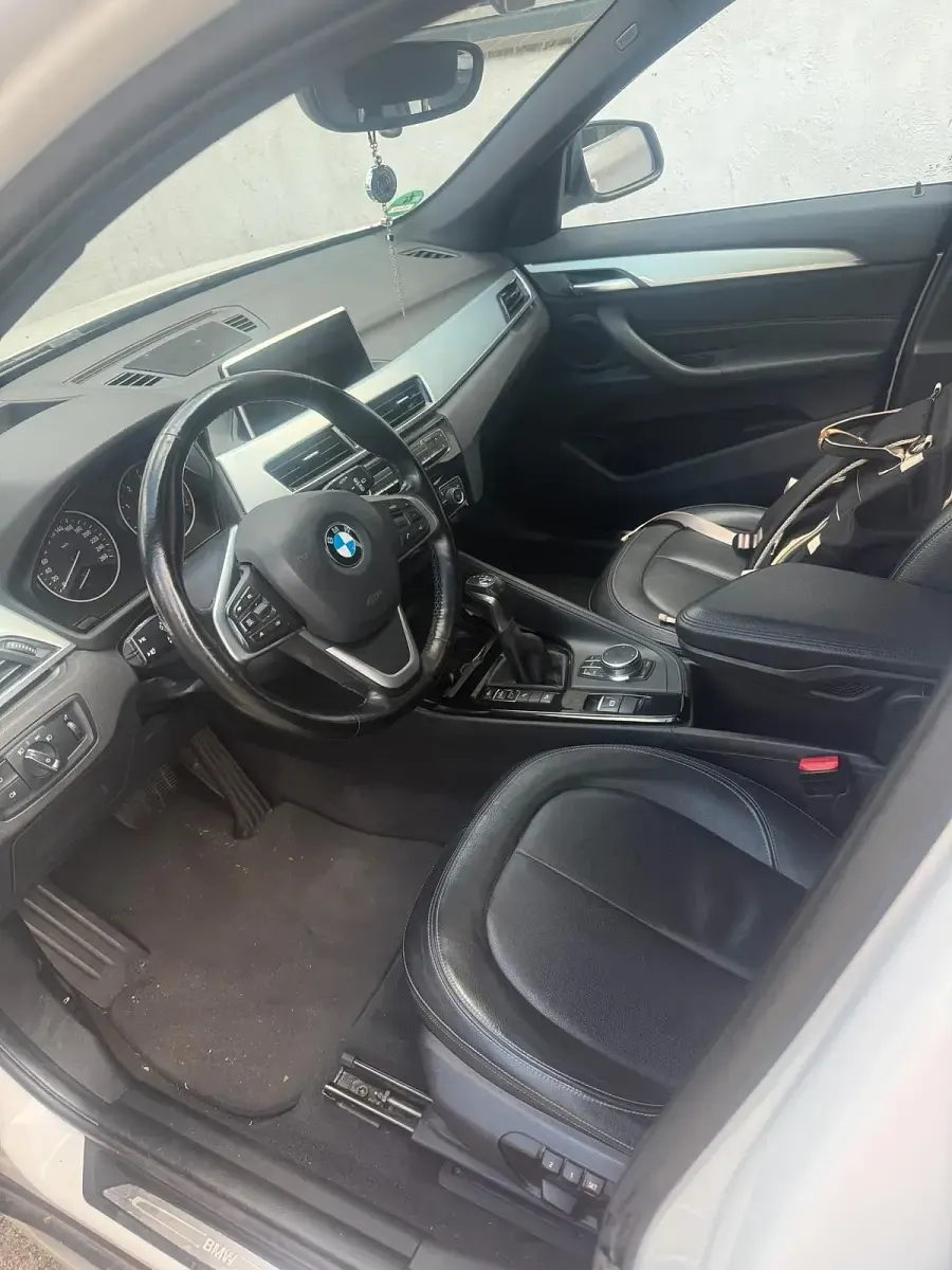 Używany BMW X1 231 KM (169 kW) 2017 Biały SUV