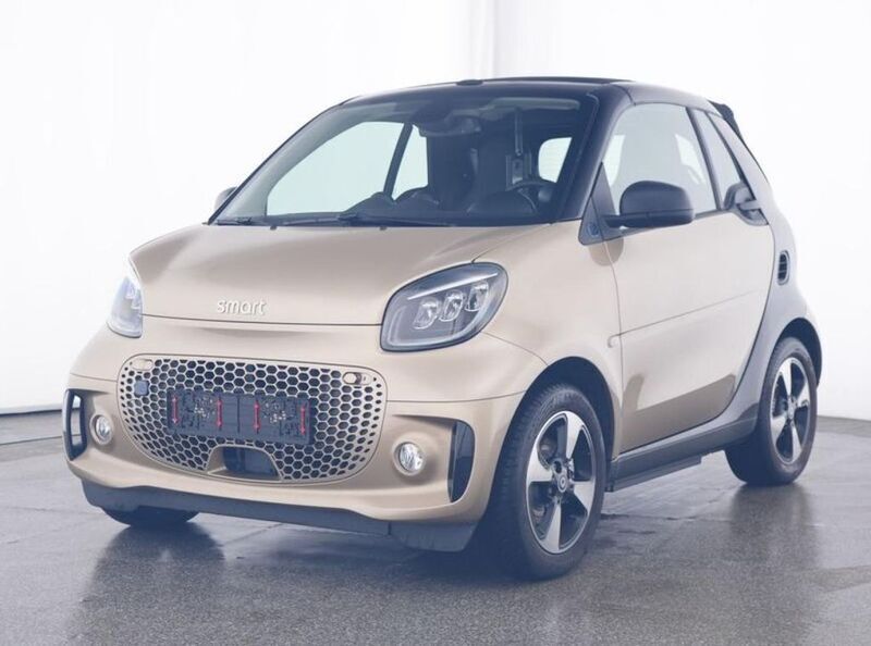 (gold beige (metallic)) Gebraucht 2024 Smart ForTwo Electric Drive Exclusive Cabrio | 20.222 € (Etwas zu teuer) - Bild 1/2