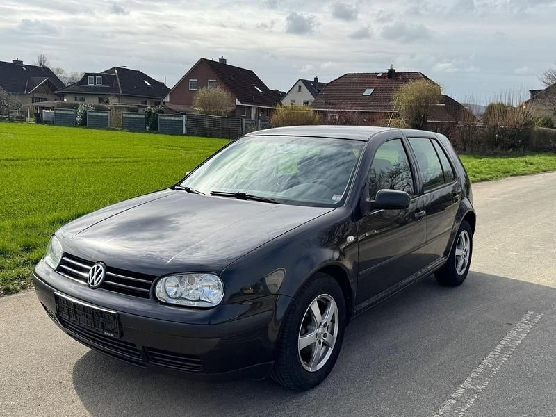 Gebraucht VW Golf IV 75 PS (55 kW) 2001 Schwarz Kleinwagen
