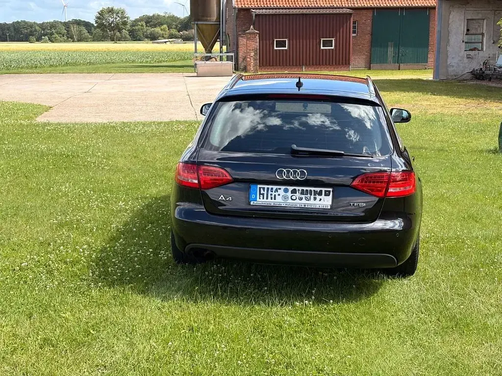 Gebraucht Audi A4 Comfort 160 PS (117 kW) 2011 Schwarz Kombi