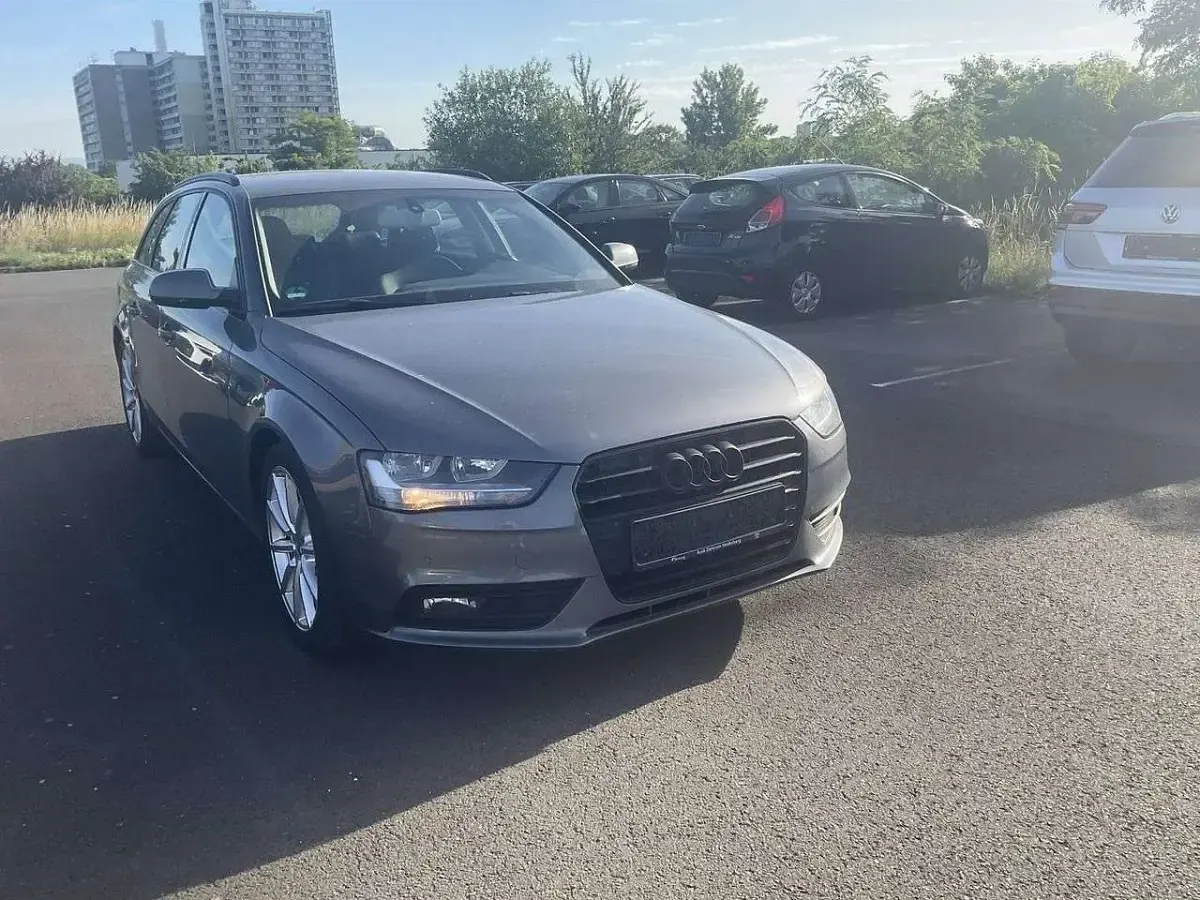 Gebraucht Audi A4 Ambition 190 PS (139 kW) 2016 Monsungrau Kombi