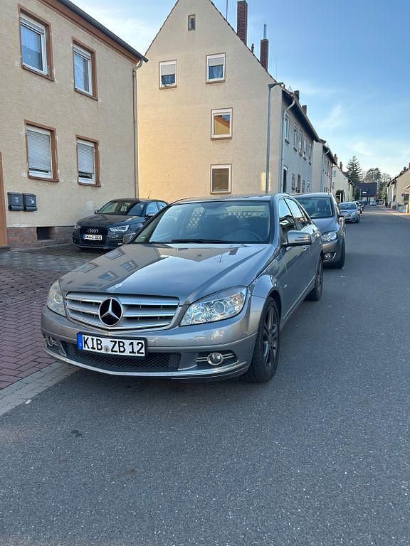 Gebraucht Mercedes C180 156 PS (114 kW) 2010 Silber Limousine