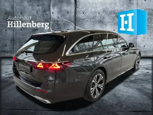Gebraucht Mercedes E200 Advanced Plus 204 PS (150 kW) 2024 Grau Limousine