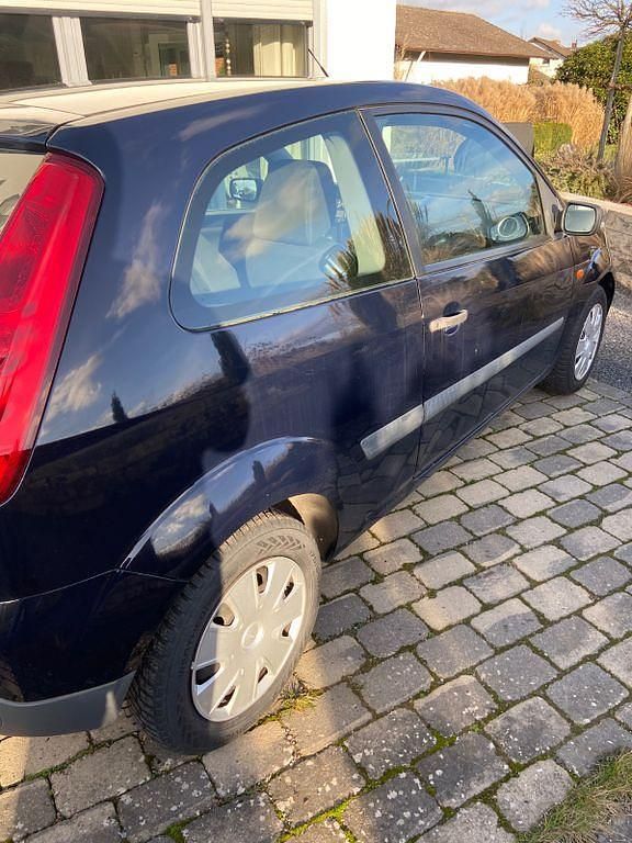 Gebraucht Ford Fiesta Ambiente 60 PS (44 kW) 2007 Blau Kleinwagen