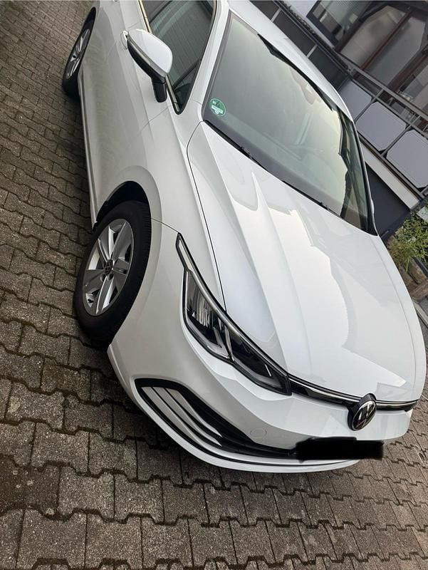Gebraucht VW Golf VIII 131 PS (96 kW) 2021 Weiß Kleinwagen