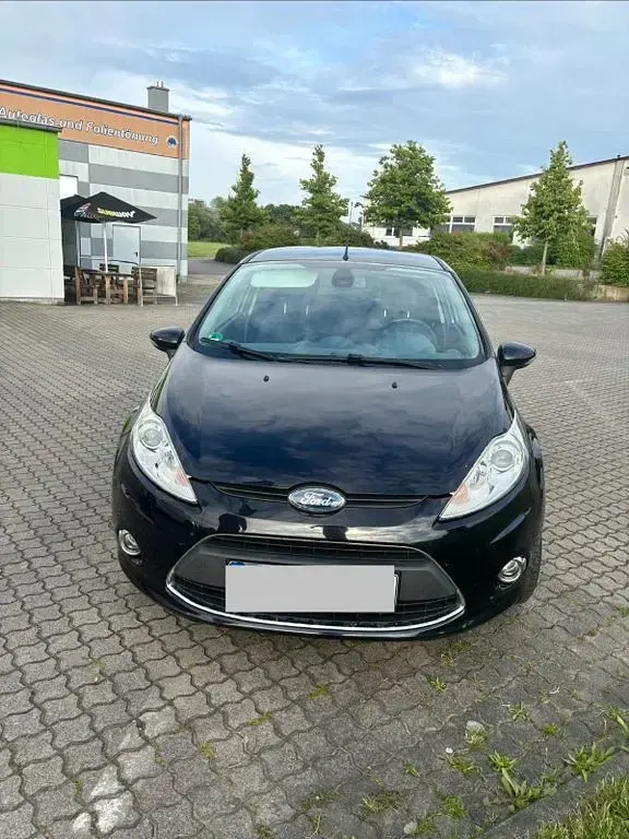 Gebraucht Ford Fiesta Trend 97 PS (71 kW) 2010 Schwarz Limousine