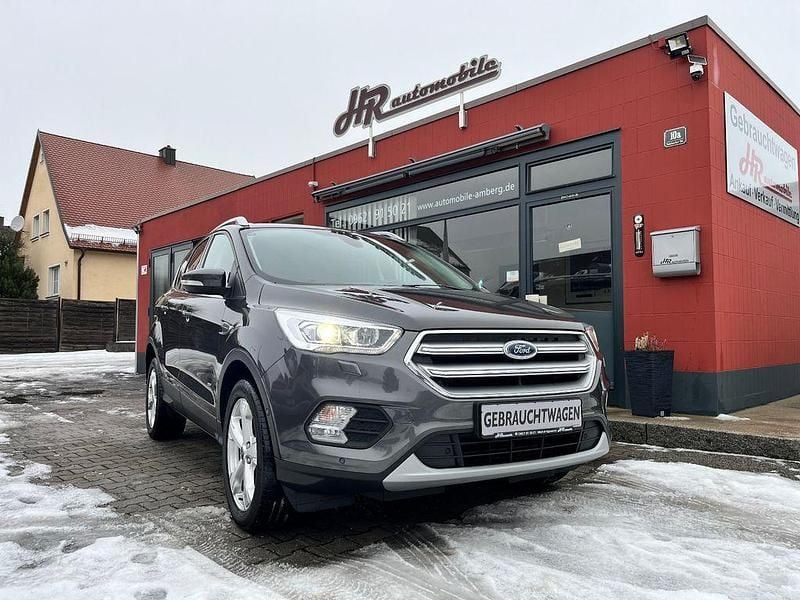 Grau Gebraucht 2019 Ford Kuga Titanium SUV | 17.790 € (Guter Preis) - Bild 1/4