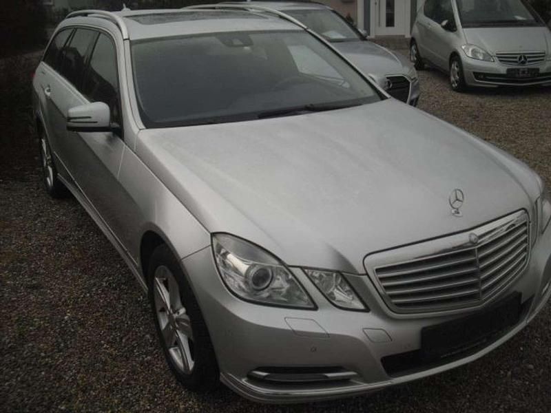 Gebraucht Mercedes E220 170 PS (125 kW) 2013 Iridiumsilber  metalliclack Kombi