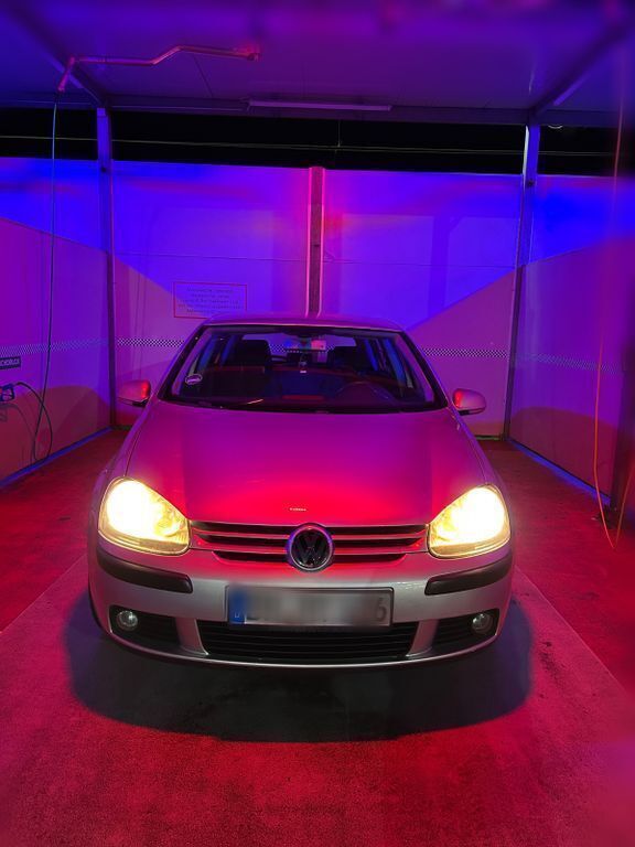 Silber Gebraucht 2004 VW Golf V Limousine | 2.000 € (Fairer Preis) - Bild 1/4