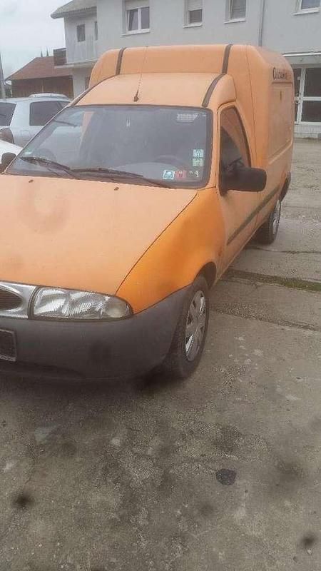Gebraucht Ford Courier 60 PS (44 kW) 1997 Orange Van / Kleinbus