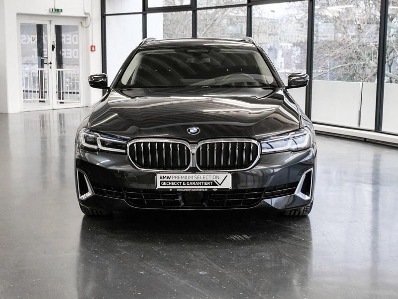 Gebraucht BMW 520 Luxury Line 184 PS (135 kW) 2023 Grau Kombi
