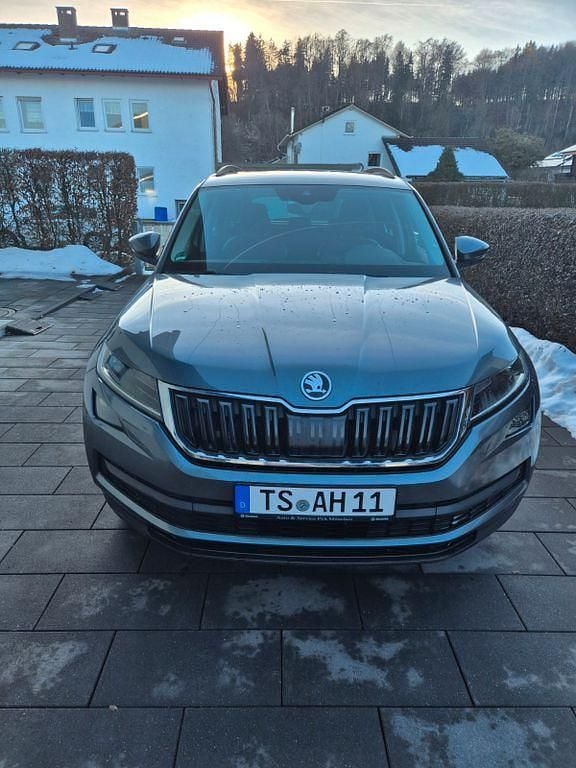 Grau Gebraucht 2019 Skoda Kodiaq Soleil SUV | 19.900 € (Guter Preis) - Bild 1/4