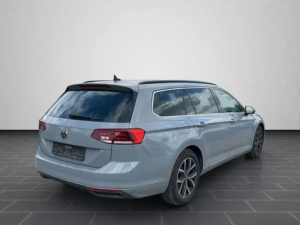 Gebraucht VW Passat Business 200 PS (147 kW) 2022 Mondsteingrau Kombi
