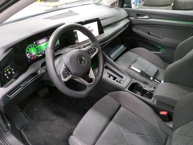 Gebraucht VW Golf VIII Style 131 PS (96 kW) 2022 Grau Limousine