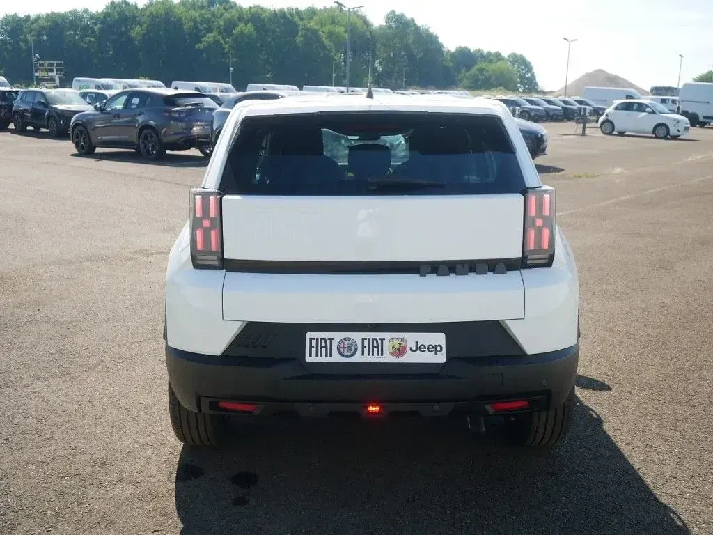 Neu Fiat Grande Panda Icon 101 PS (74 kW) 2026 Weiß Kleinwagen
