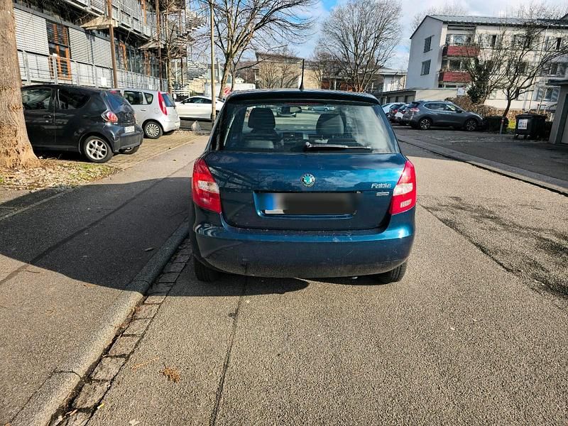 Gebraucht Skoda Fabia 60 PS (44 kW) 2012 Andere farben Kleinwagen