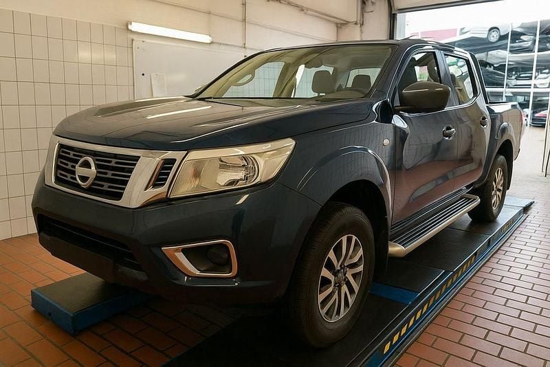 Dark blue pearl (metallic) Gebraucht 2020 Nissan Navara Acenta Abholung | 23.400 € (Guter Preis) - Bild 1/4
