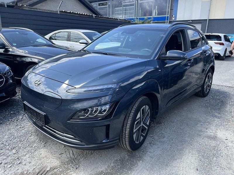 Blau Gebraucht 2021 Hyundai Kona Trend SUV | 16.500 € (Superpreis) - Bild 1/4