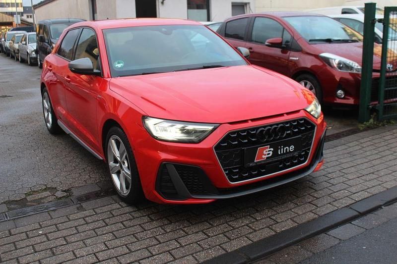 Gebraucht Audi A1 Ambiente 200 PS (147 kW) 2019 Rot SUV