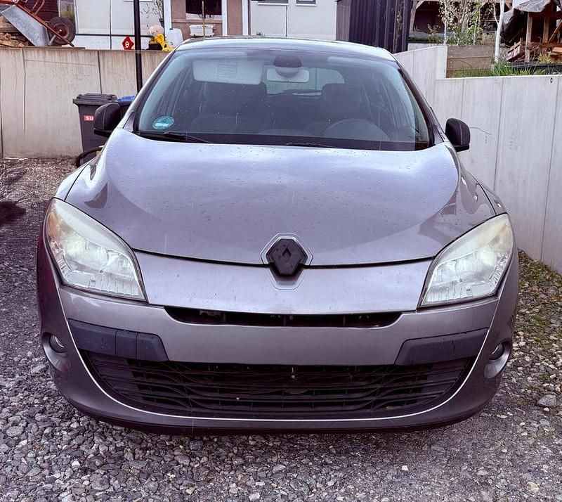 Gebraucht Renault Mégane Dynamique 110 PS (80 kW) 2009 Grau Limousine