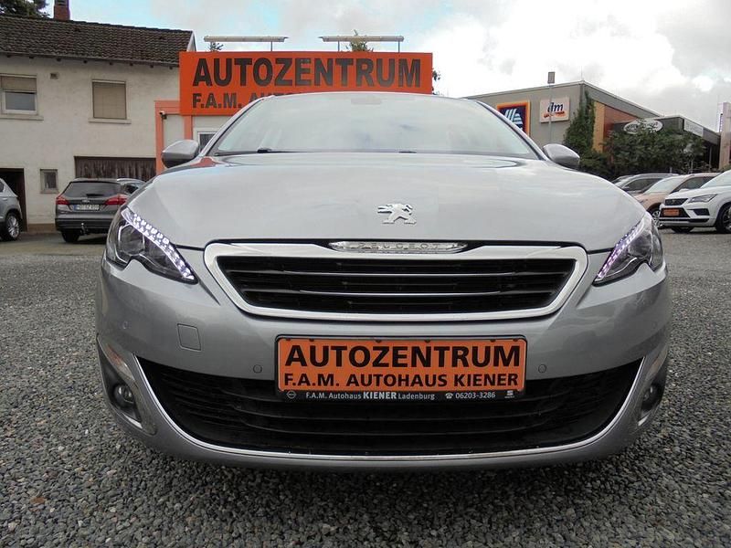 Gebraucht Peugeot 308 Allure 131 PS (96 kW) 2015 Grau Kombi