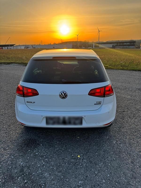Gebraucht VW Golf VII 86 PS (63 kW) 2014 Weiß Kleinwagen