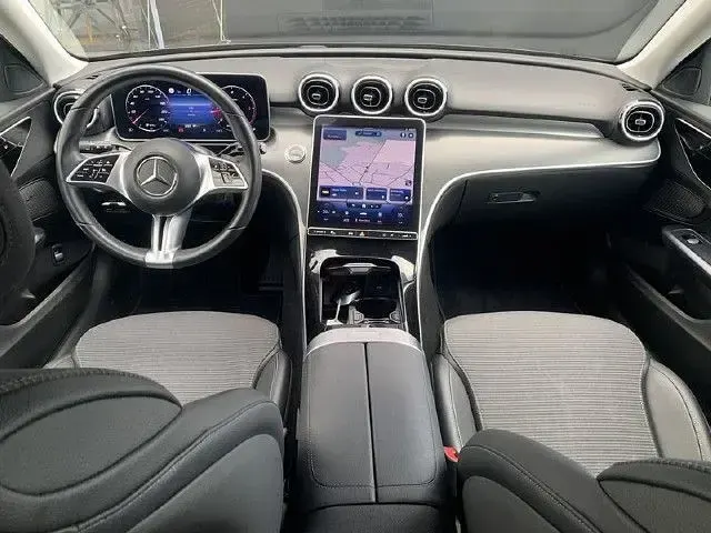 Gebraucht Mercedes C220 200 PS (147 kW) 2022