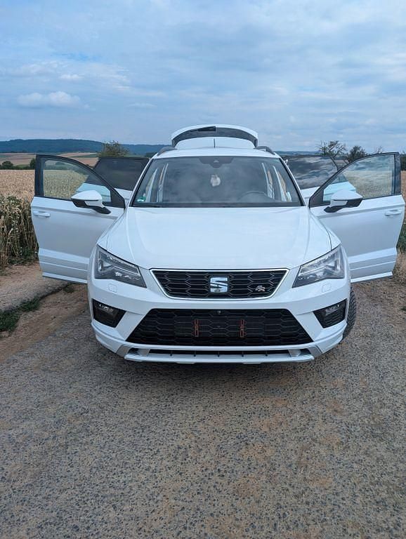 Weiß Gebraucht 2017 Seat Ateca 4Drive SUV | 17.600 € (Guter Preis) - Bild 1/4