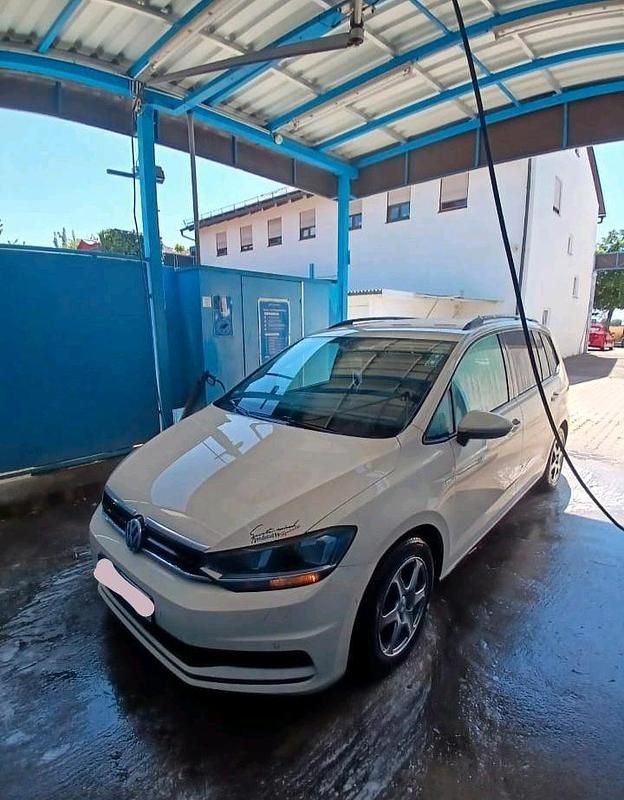 Gebraucht VW Touran 110 PS (80 kW) 2017 Beige Van / Kleinbus