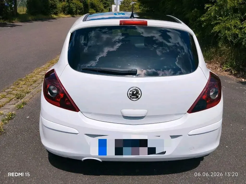 Gebraucht Opel Corsa 90 PS (66 kW) 2009 Weiß Kleinwagen