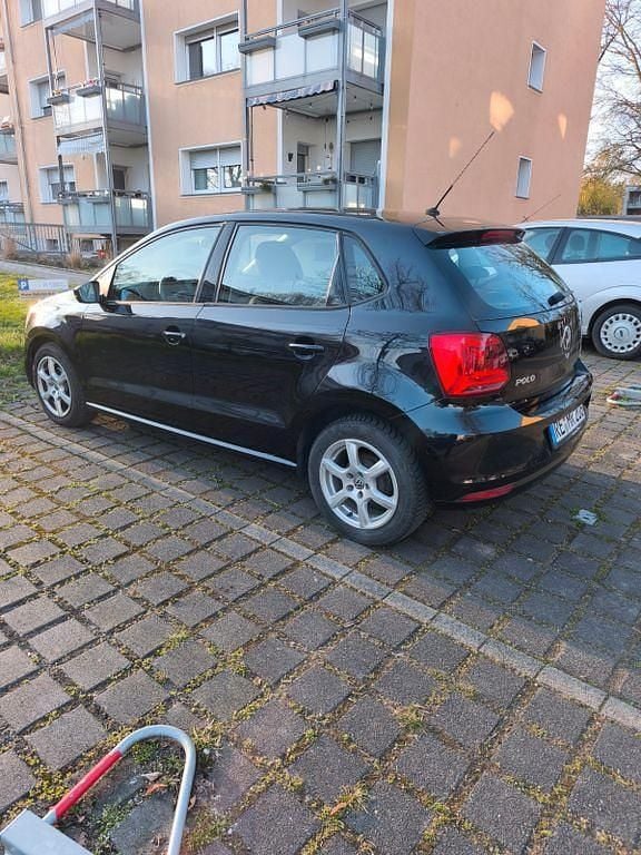 Gebraucht VW Polo 75 PS (55 kW) 2014 Schwarz Limousine