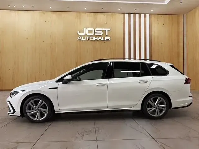 Gebraucht VW Golf VIII R-line 150 PS (110 kW) 2023 Weiß Kombi
