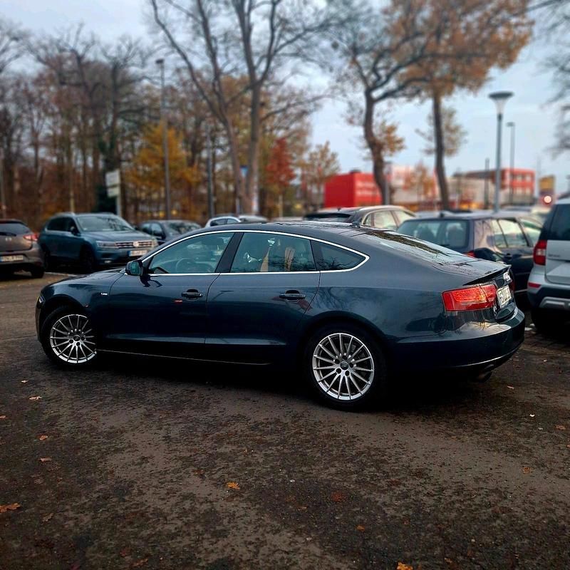 Grau Gebraucht 2011 Audi A5 Limousine | 6.500 € (Fairer Preis) - Bild 1/4