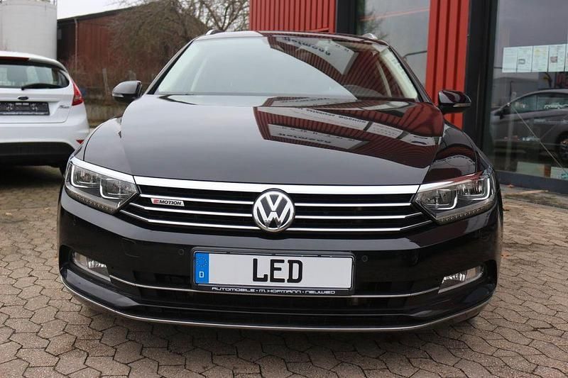 Gebraucht VW Passat Highline 190 PS (139 kW) 2018 Schwarz Kombi