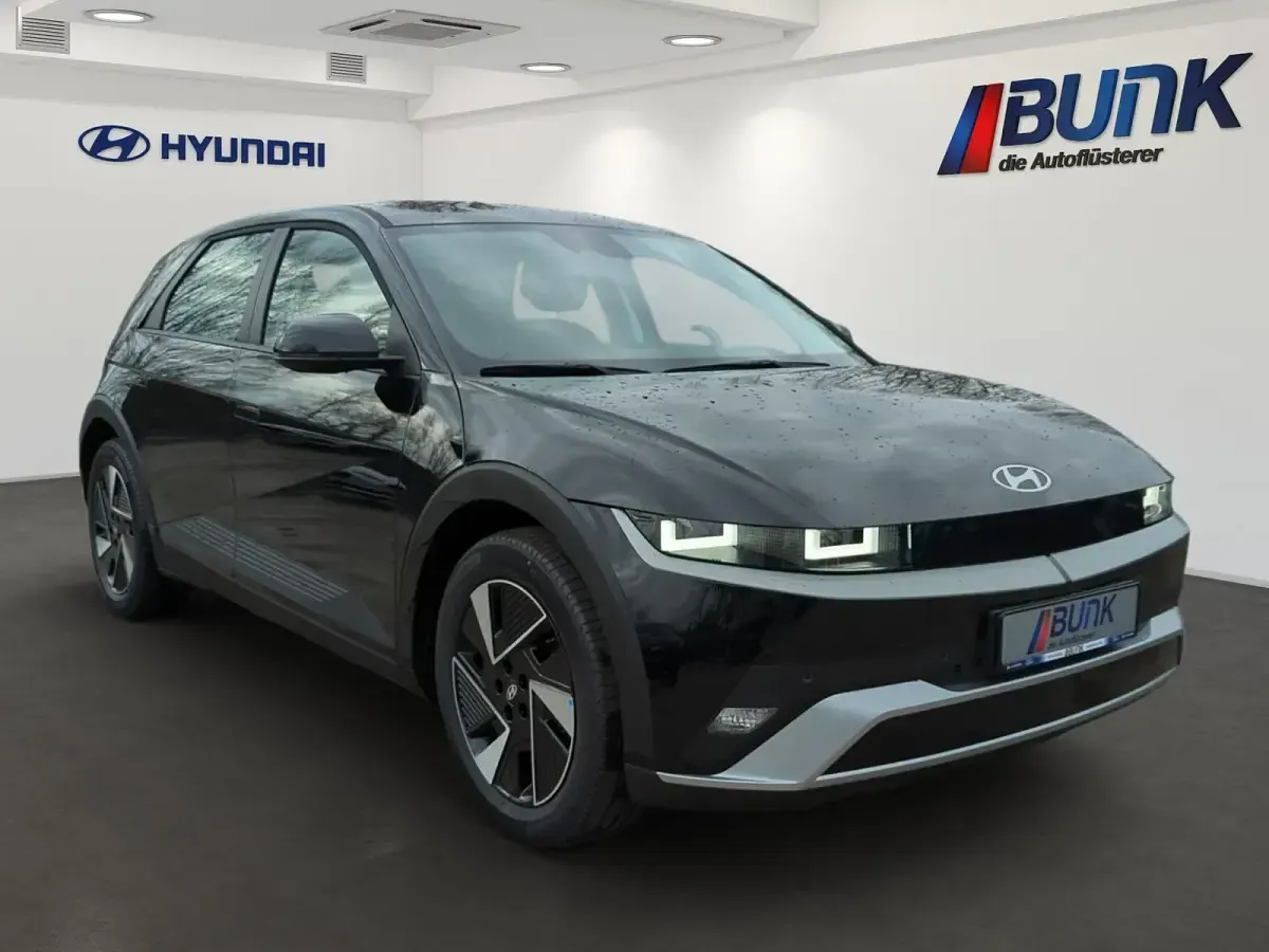 Neu Hyundai Ioniq 5 125 kW (170 PS) 2025 Abyss black SUV