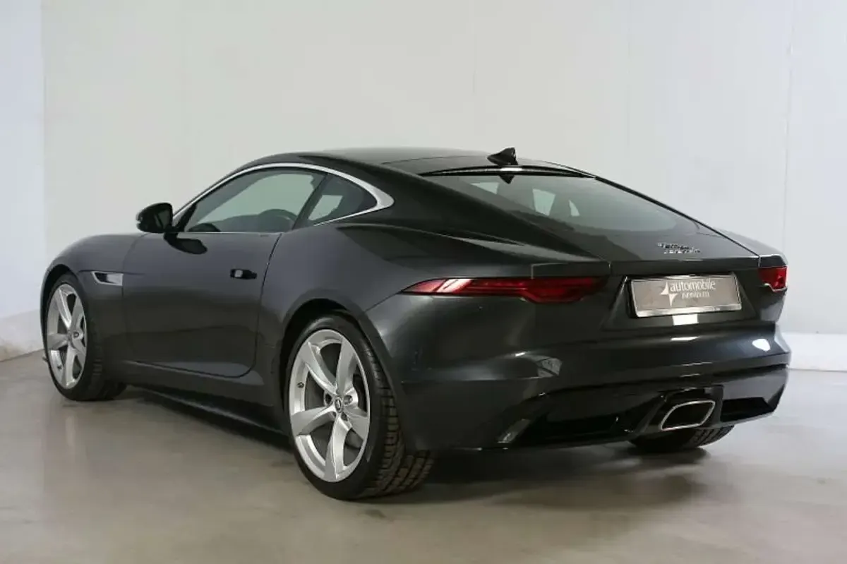 Gebraucht Jaguar F-Type R 300 PS (220 kW) 2025 Grau met. Coupé