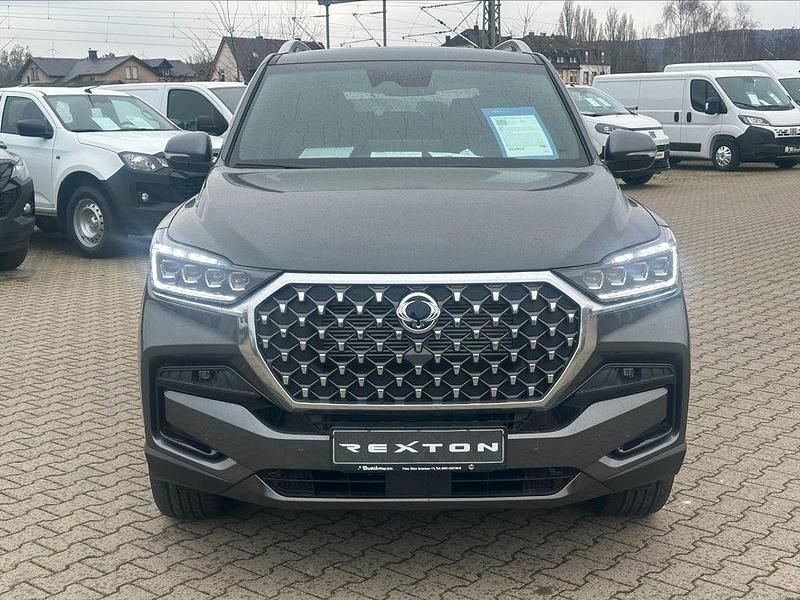 Neu KGM Rexton 203 PS (149 kW) 2025 Grau SUV