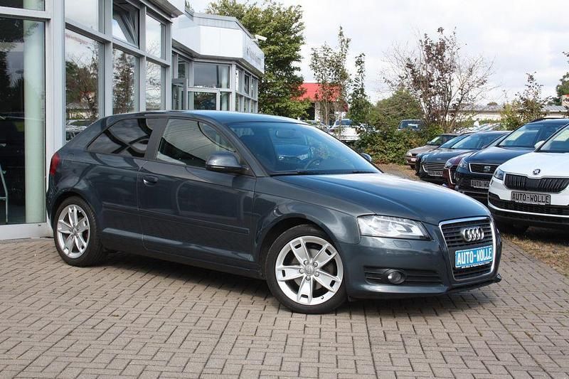 Grau Gebraucht 2010 Audi A3 Ambition Kleinwagen | 8.450 € (Teuer) - Bild 1/4