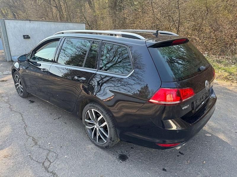 Gebraucht VW Golf VII LOUNGE 150 PS (110 kW) 2015 Schwarz Kombi