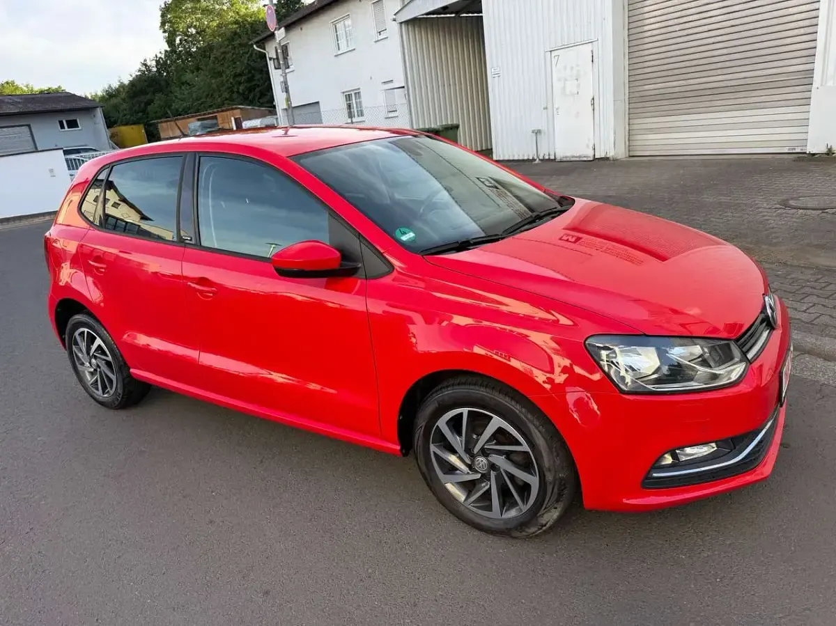 Gebraucht VW Polo Allstar 90 PS (66 kW) 2017 Flashrot Kleinwagen
