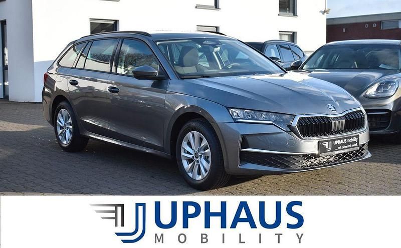 Grau (graphitegrau metallic) Neu 2025 Skoda Octavia Kombi | 33.440 € (Guter Preis) - Bild 1/4