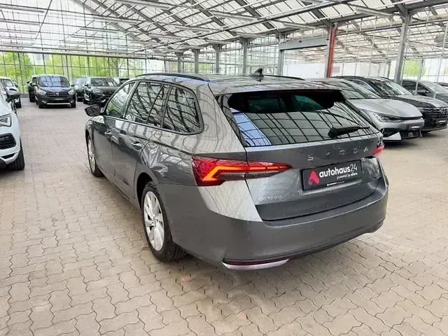 Gebraucht Skoda Octavia Selection 150 PS (110 kW) 2024 Grau Limousine