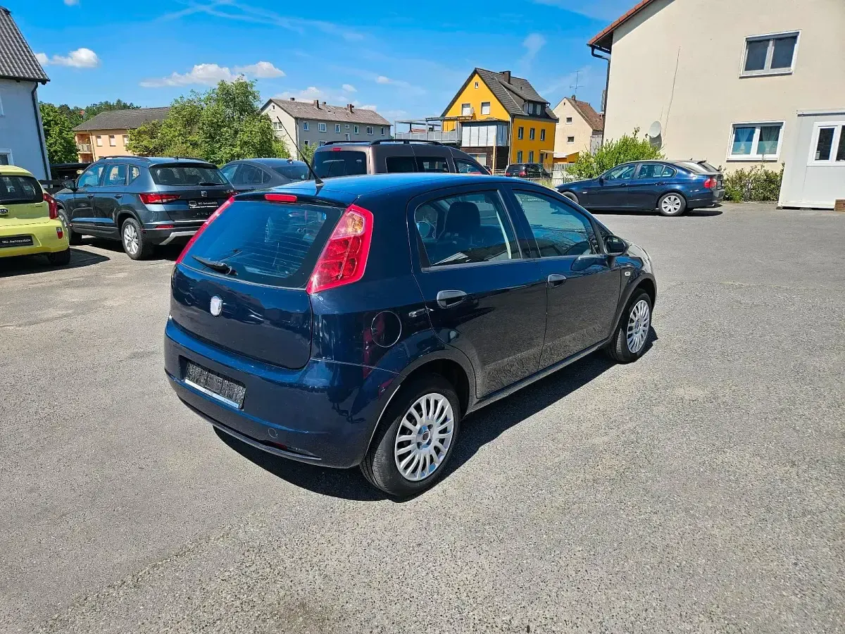 Gebraucht Fiat Grande Punto 65 PS (47 kW) 2009 Blau Kleinwagen