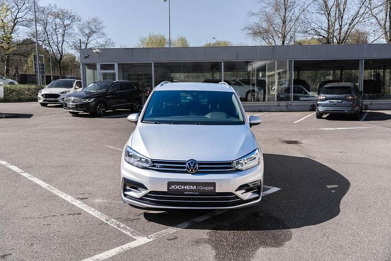 Gebraucht VW Touran Highline 150 PS (110 kW) 2024 Silber Van / Kleinbus