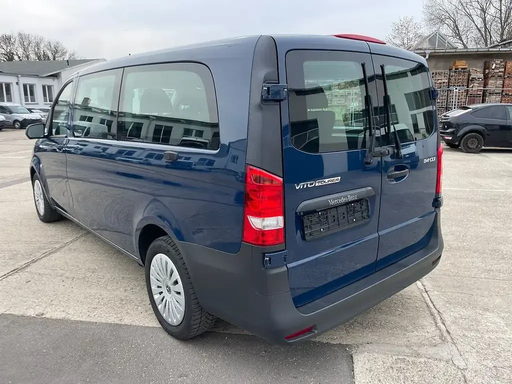 Gebraucht Mercedes Vito 136 PS (100 kW) 2024 Blau Van