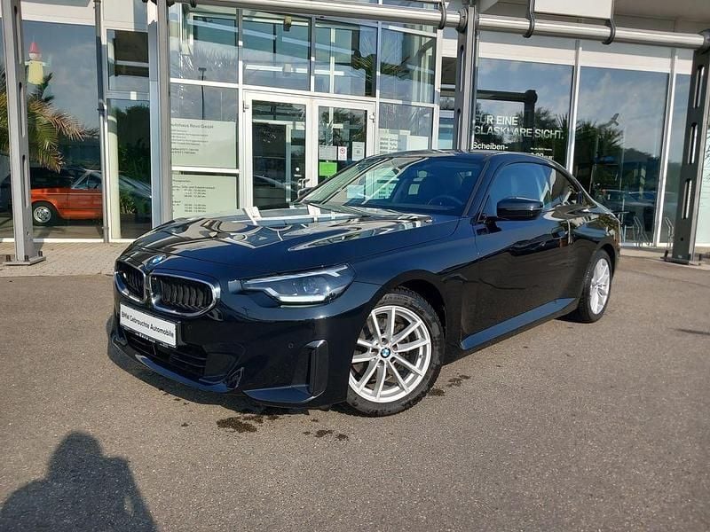 Gebraucht BMW 220 Sport Line 184 PS (135 kW) 2023 Black sapphire metallic Coupé