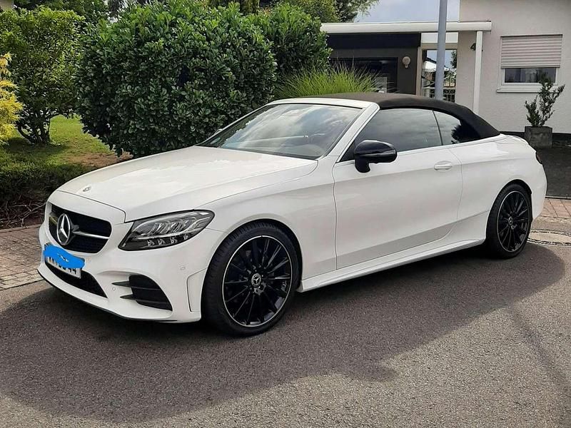 Weiß Gebraucht 2024 Mercedes C200 AMG line Plus Cabrio | 46.990 € (Etwas zu teuer) - Bild 1/4